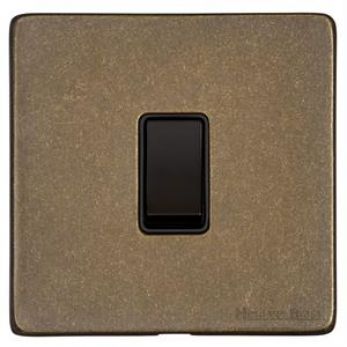 Heritage Rustic Brass 1 Gang 2 Way Intermediate Switch (10 Amp) Vintage Screwless Plate (XRB.101.BK)